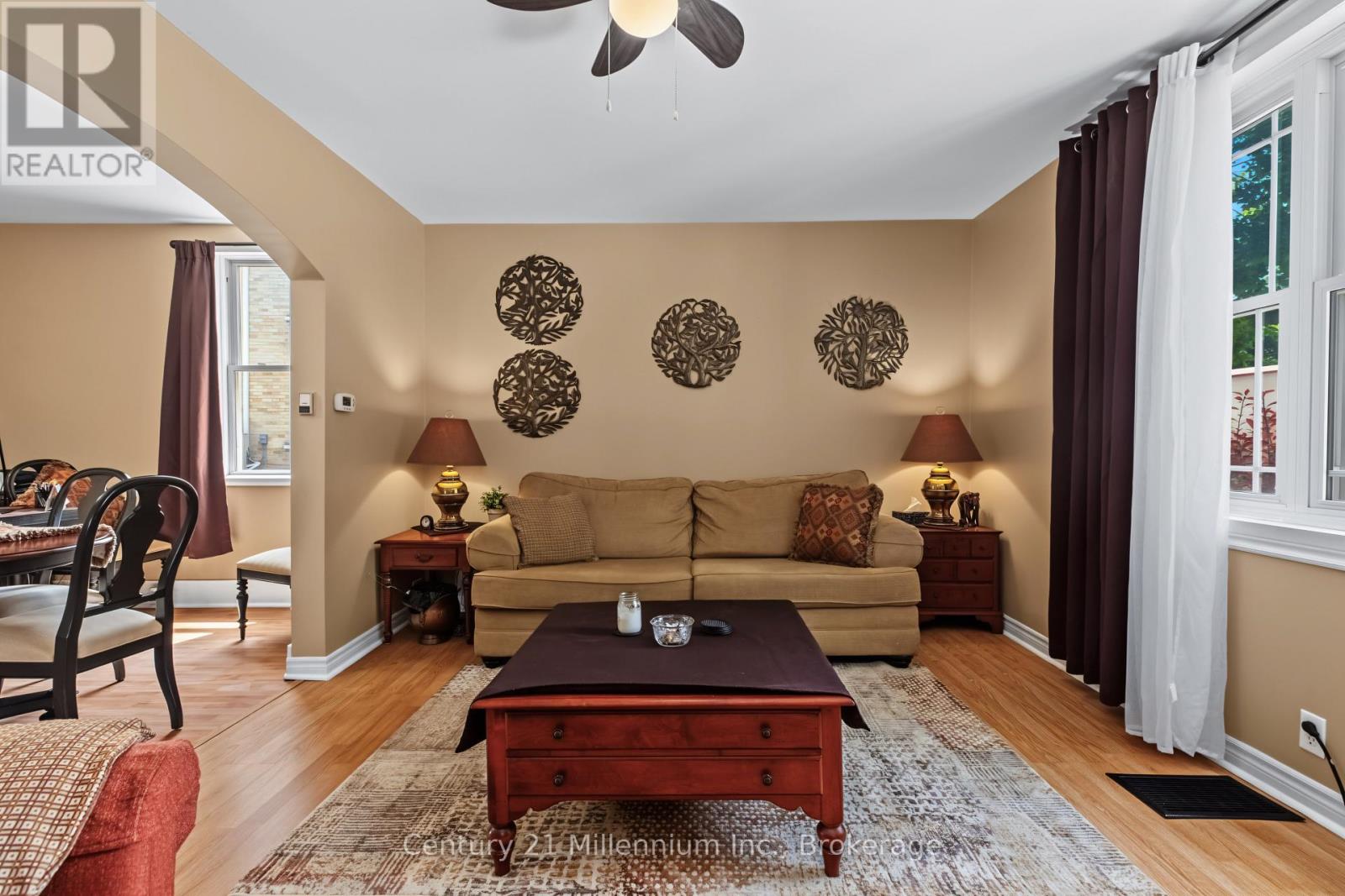 544 LOUISA STREET - 7