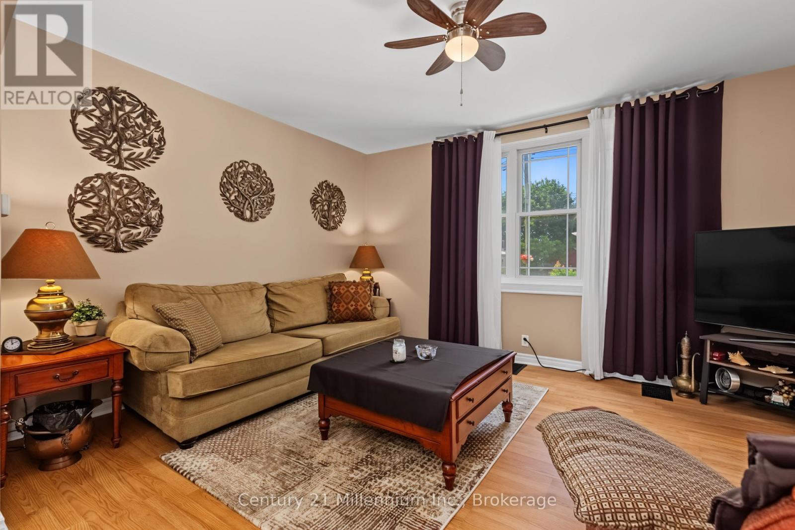 544 LOUISA STREET - 8