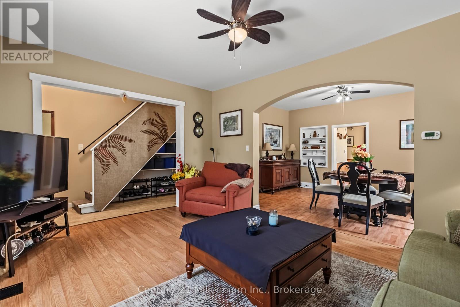 544 LOUISA STREET - 9
