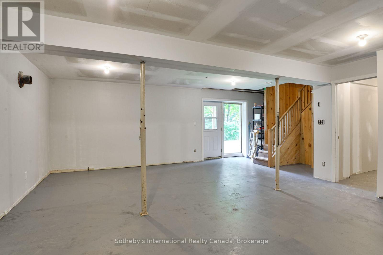 1048 OLD FALKENBURG ROAD - 16