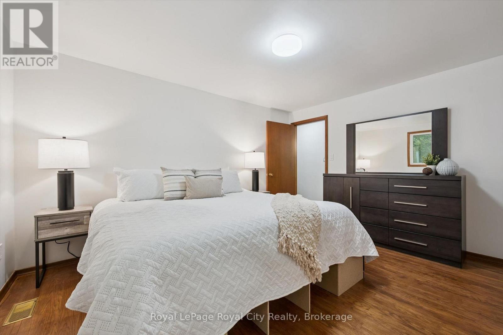 30 WESTMINSTER AVENUE - 24