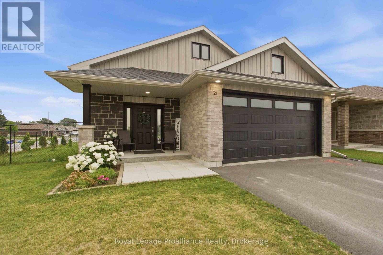 21 CEDAR PARK CRESCENT - 1