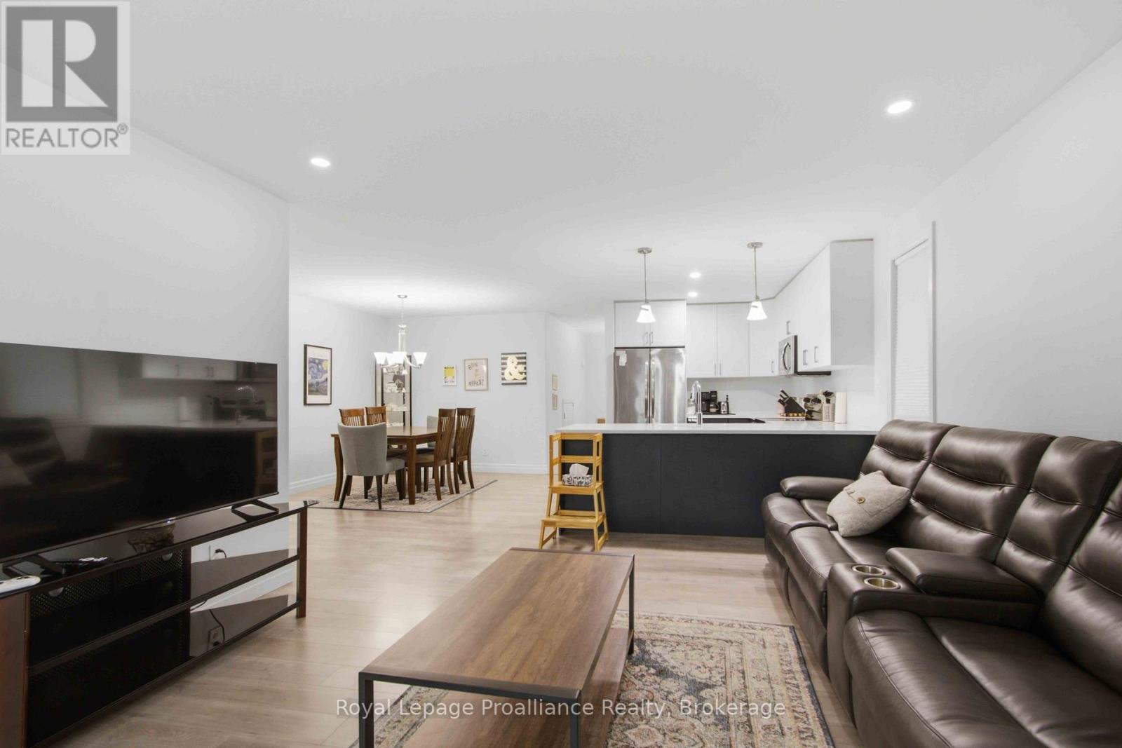 21 CEDAR PARK CRESCENT - 13