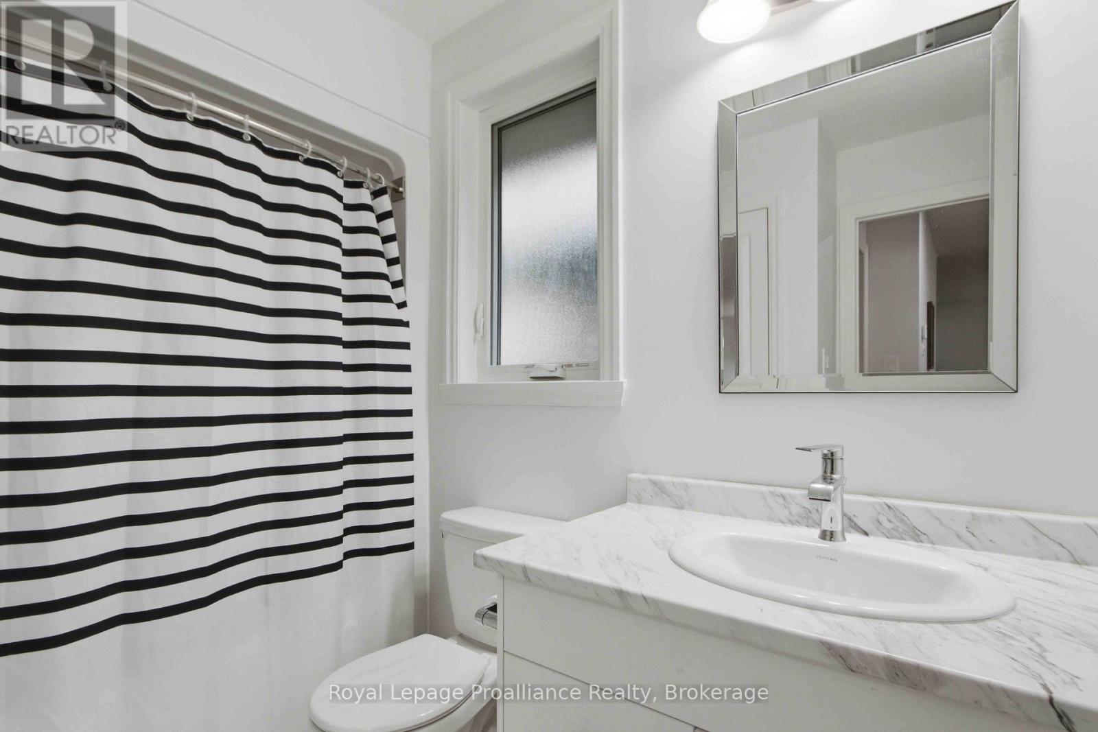 21 CEDAR PARK CRESCENT - 19