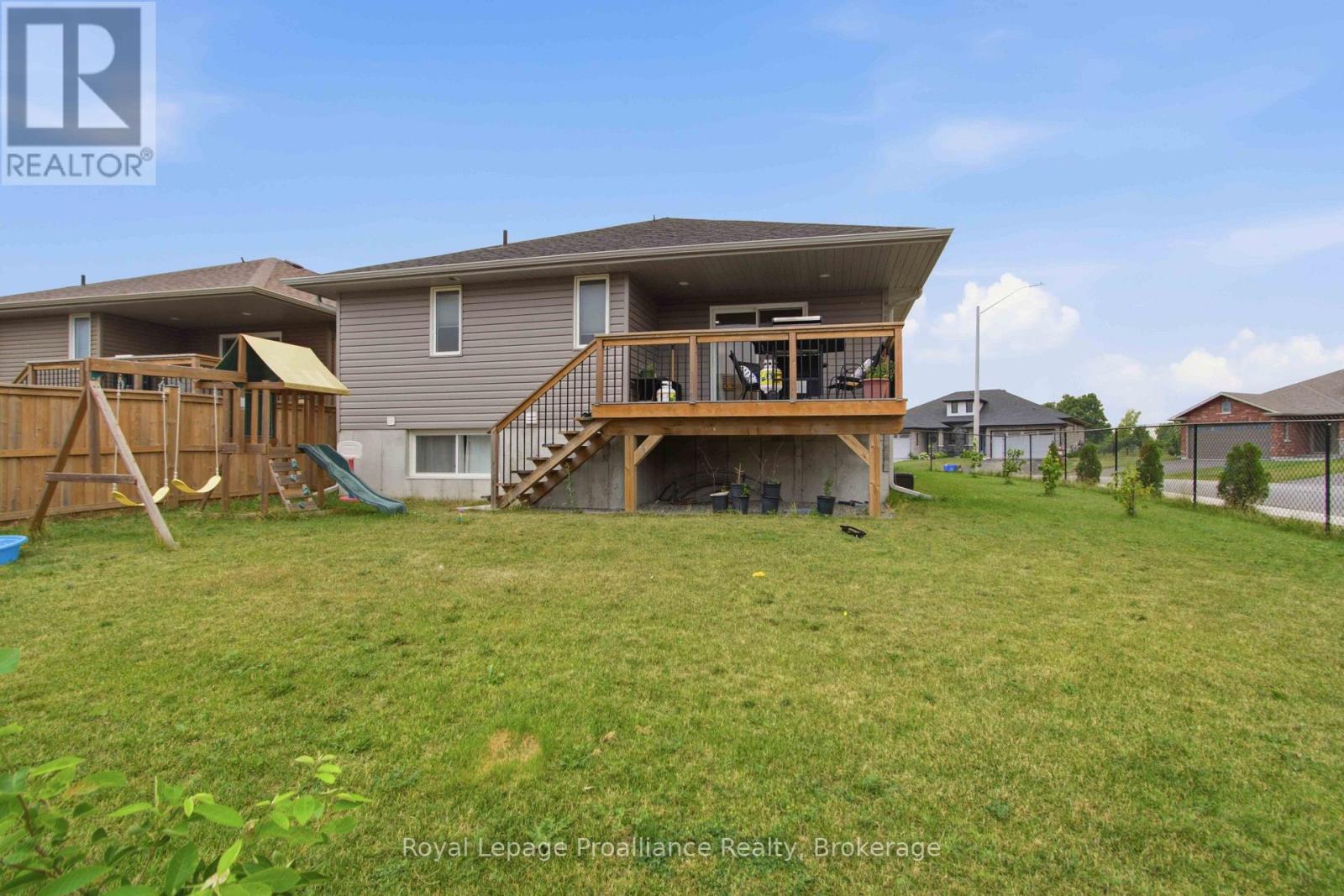 21 CEDAR PARK CRESCENT - 27