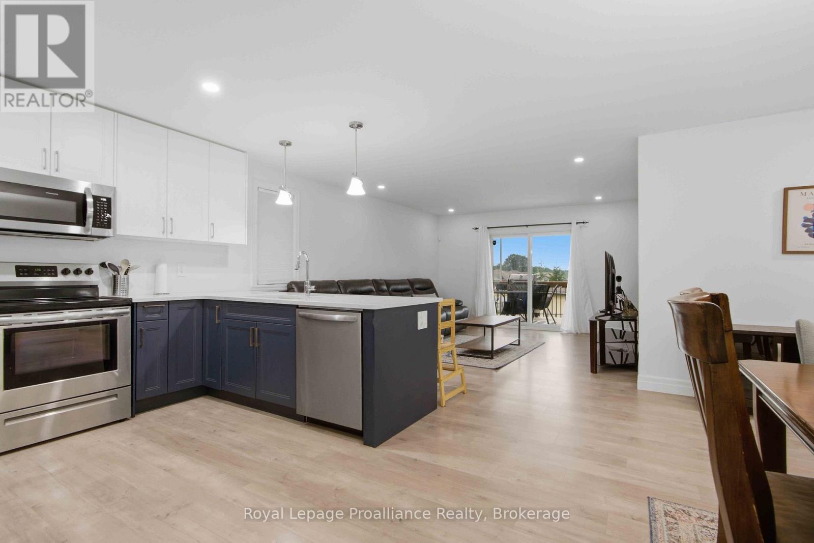 21 CEDAR PARK CRESCENT - 6