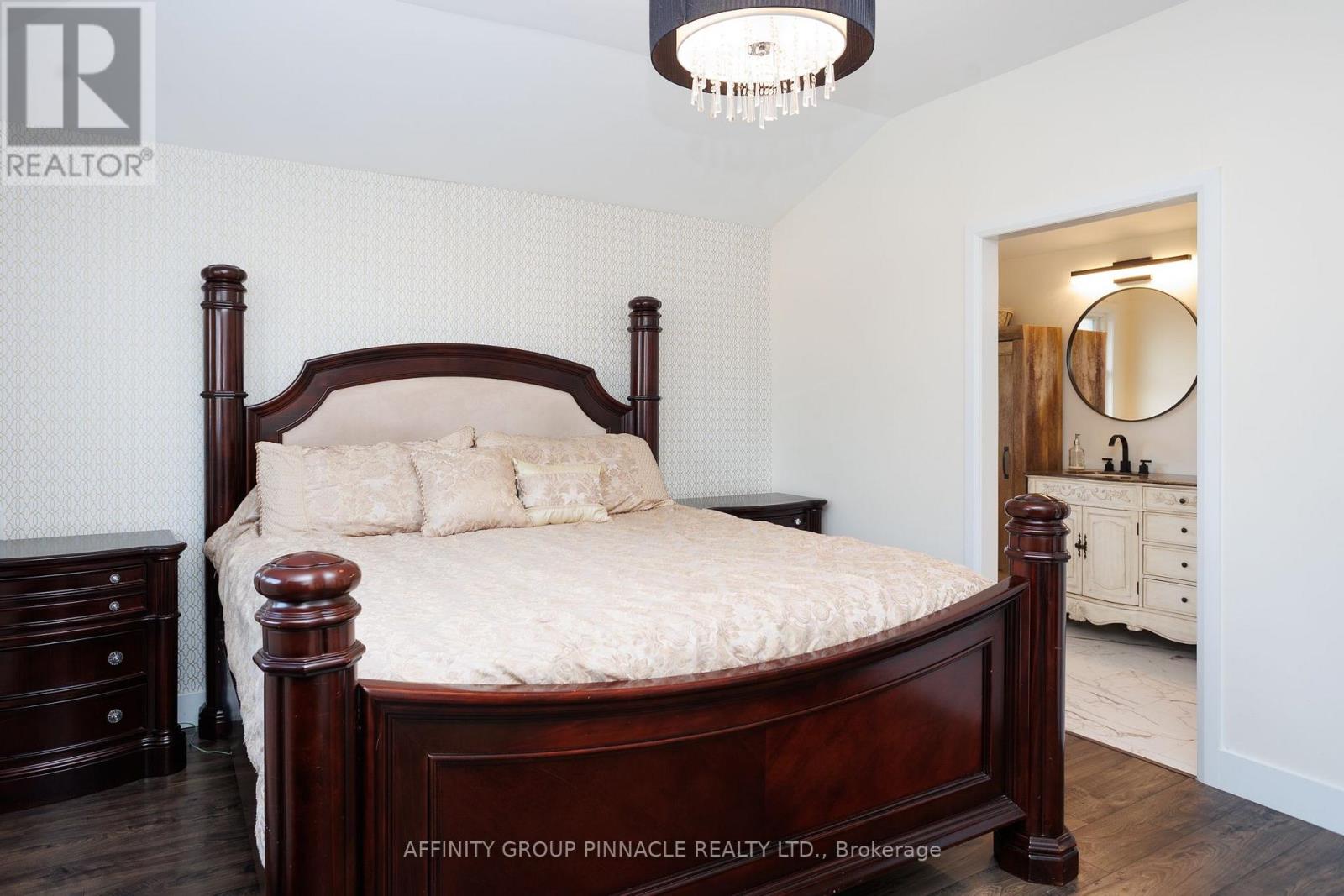 8 BRENDA BOULEVARD - 16