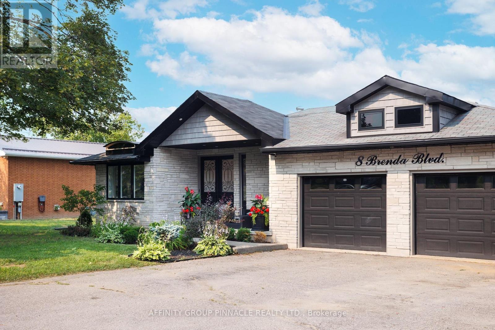 8 BRENDA BOULEVARD - 2