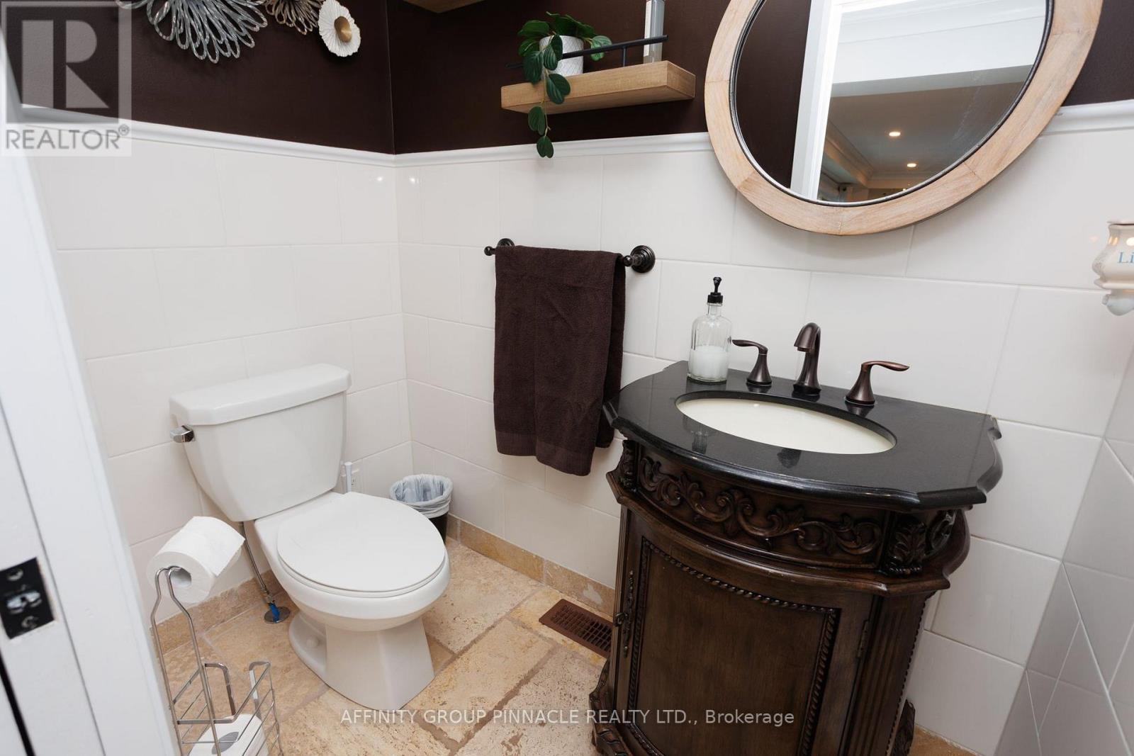 8 BRENDA BOULEVARD - 29