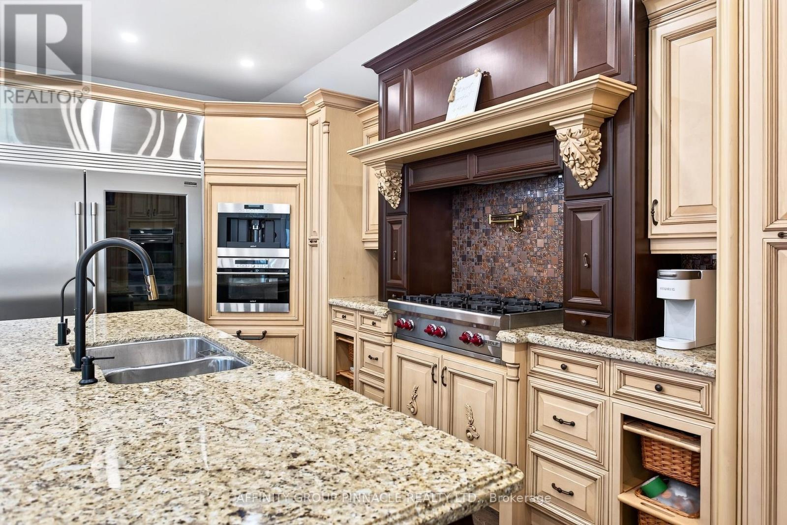 8 BRENDA BOULEVARD - 6