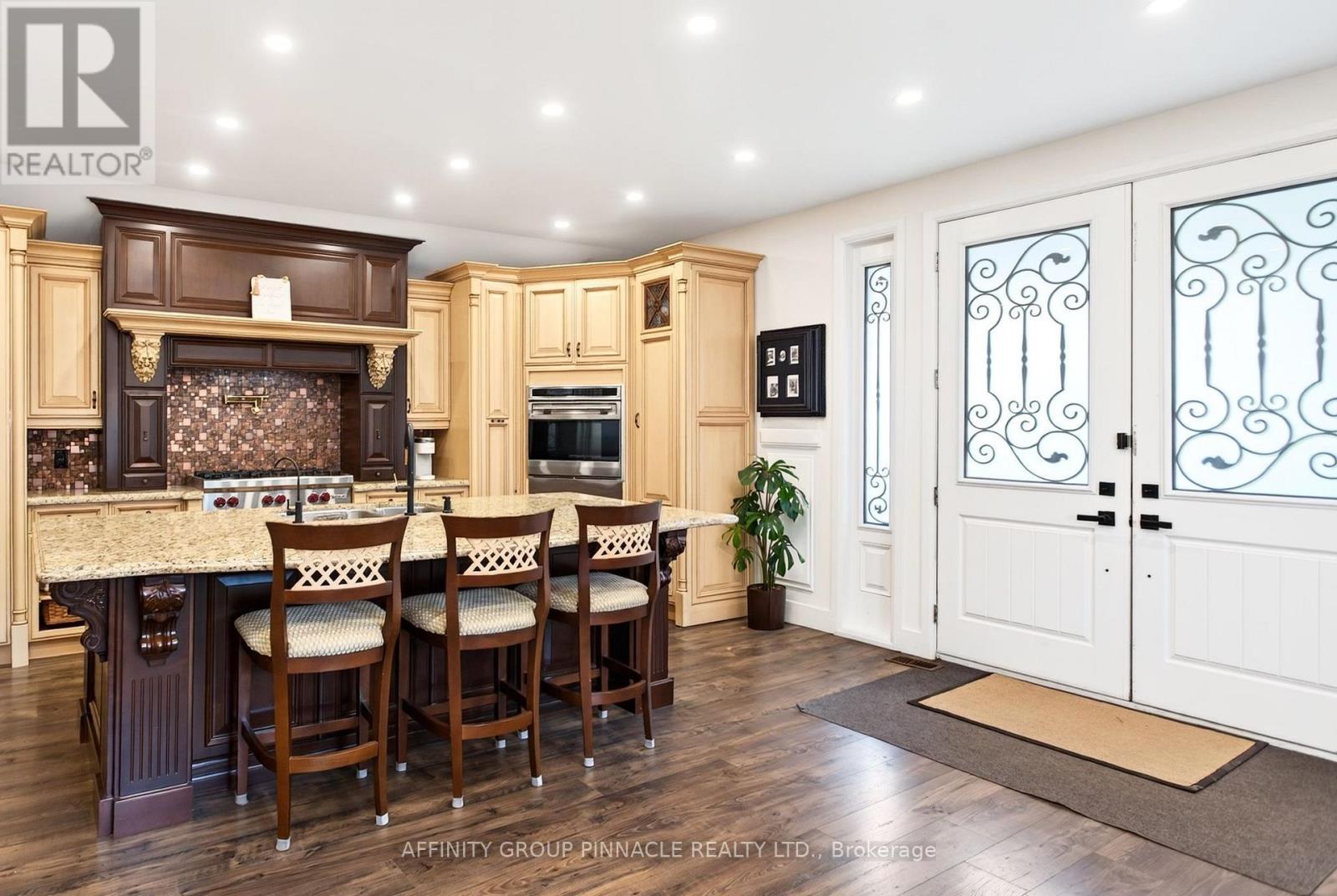 8 BRENDA BOULEVARD - 7