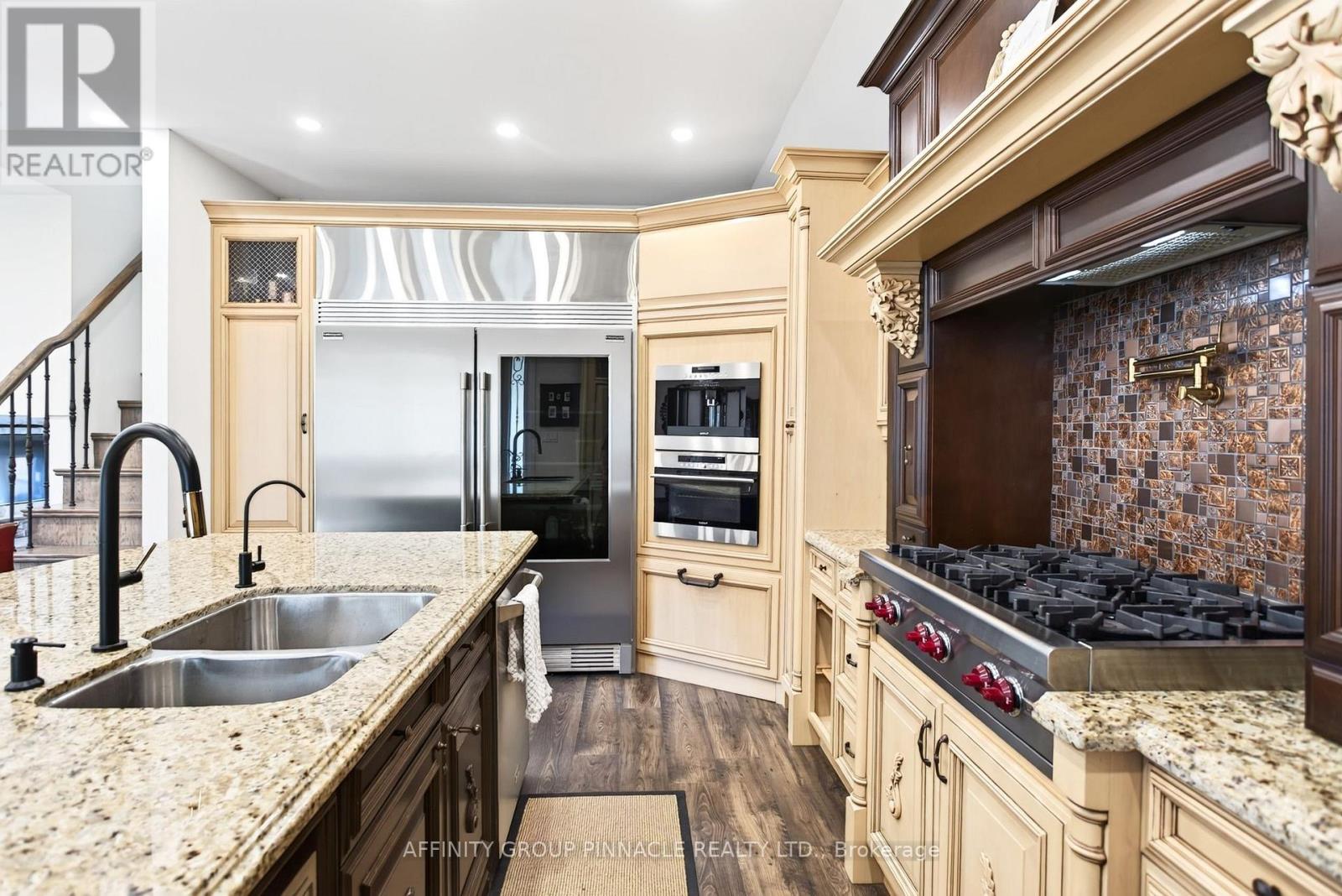 8 BRENDA BOULEVARD - 9