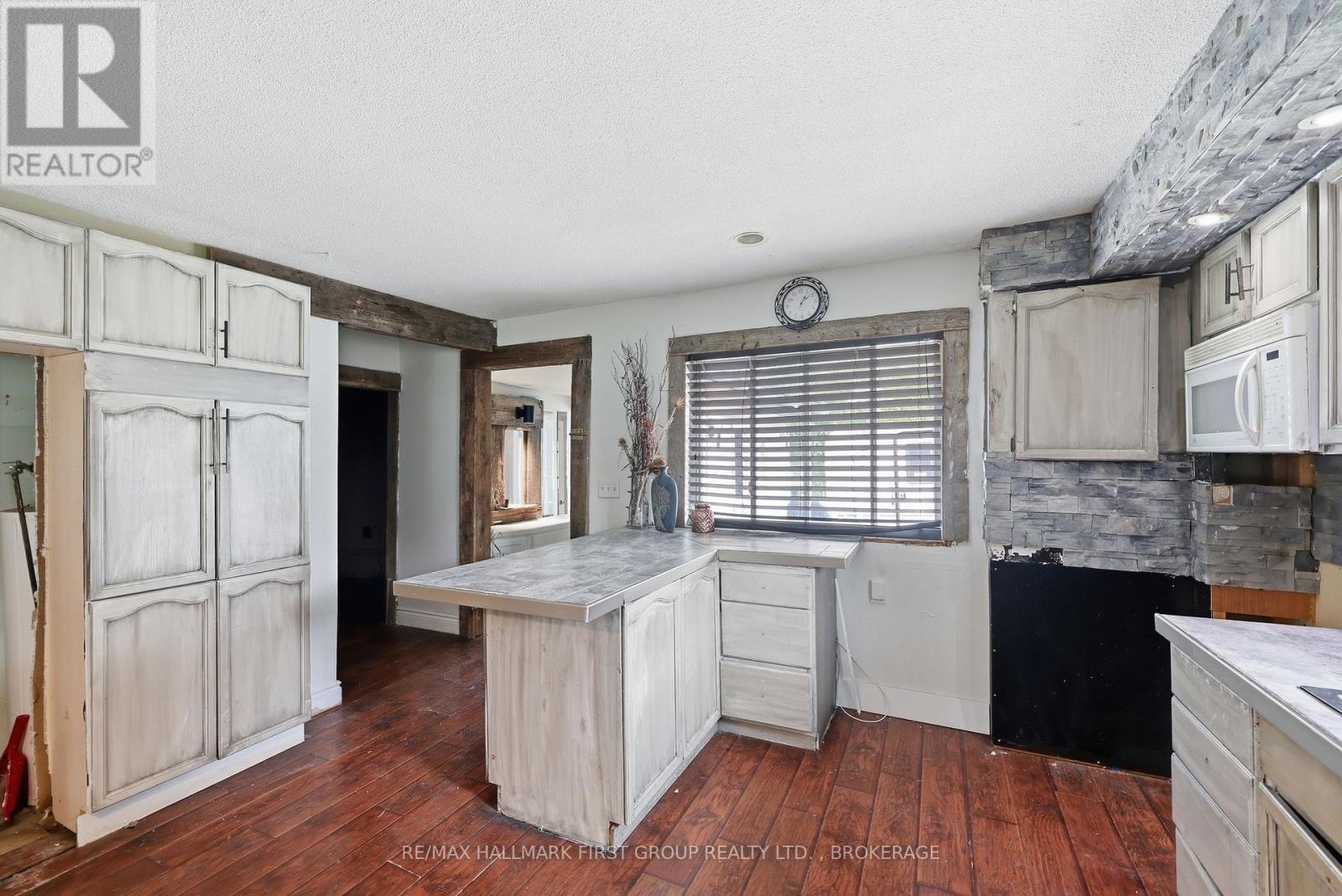 469 ABSALOM ROAD - 11