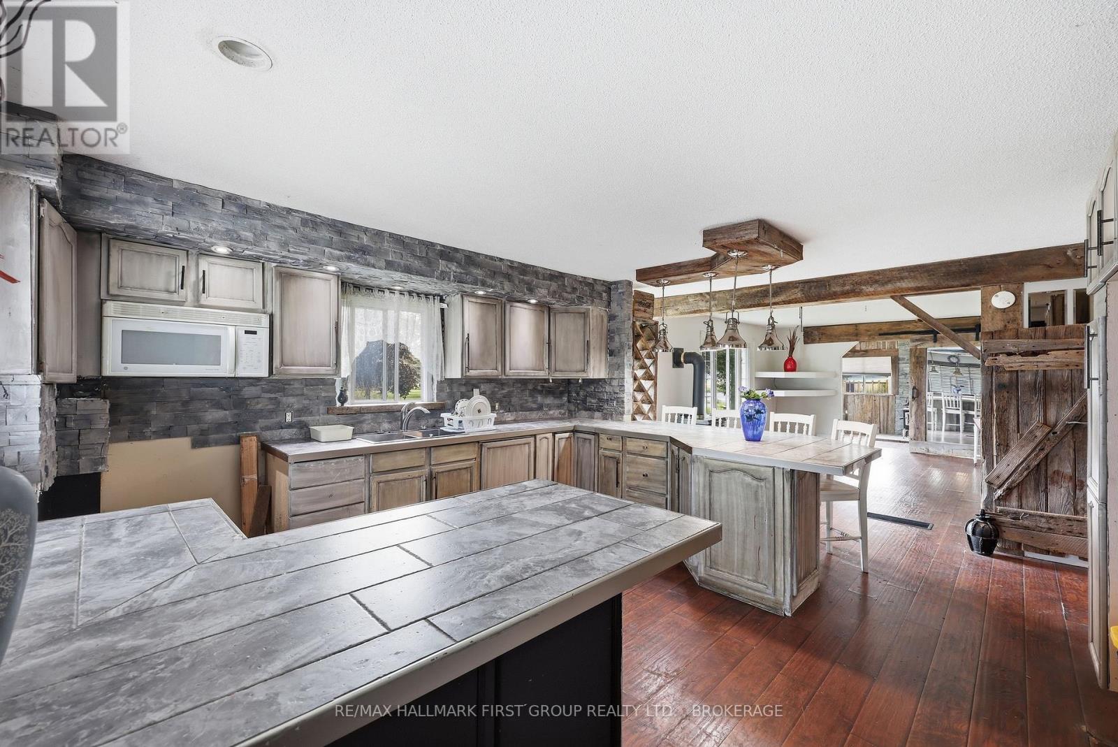 469 ABSALOM ROAD - 8