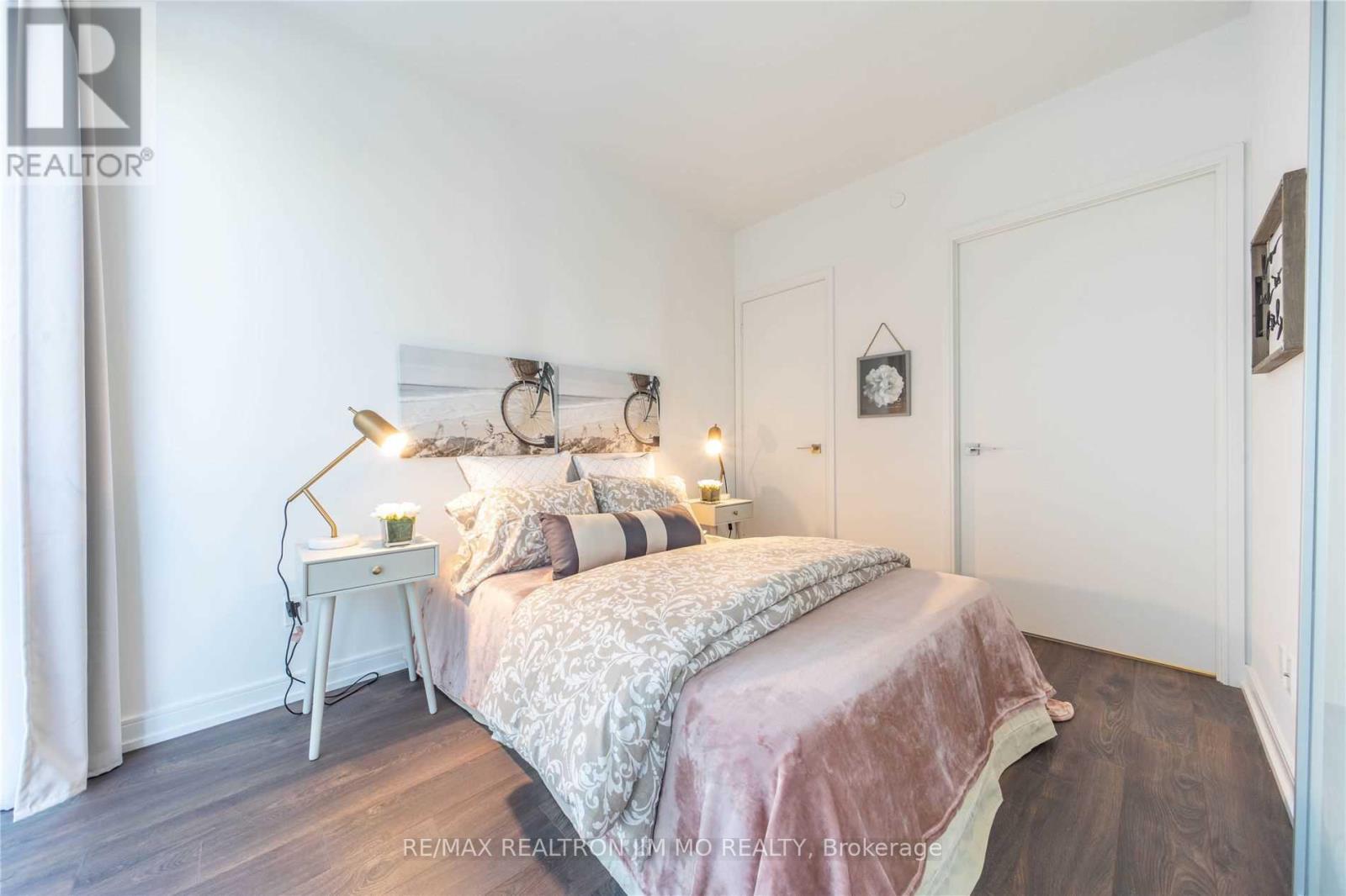 #706 28 WELLESLEY STREET E - 14