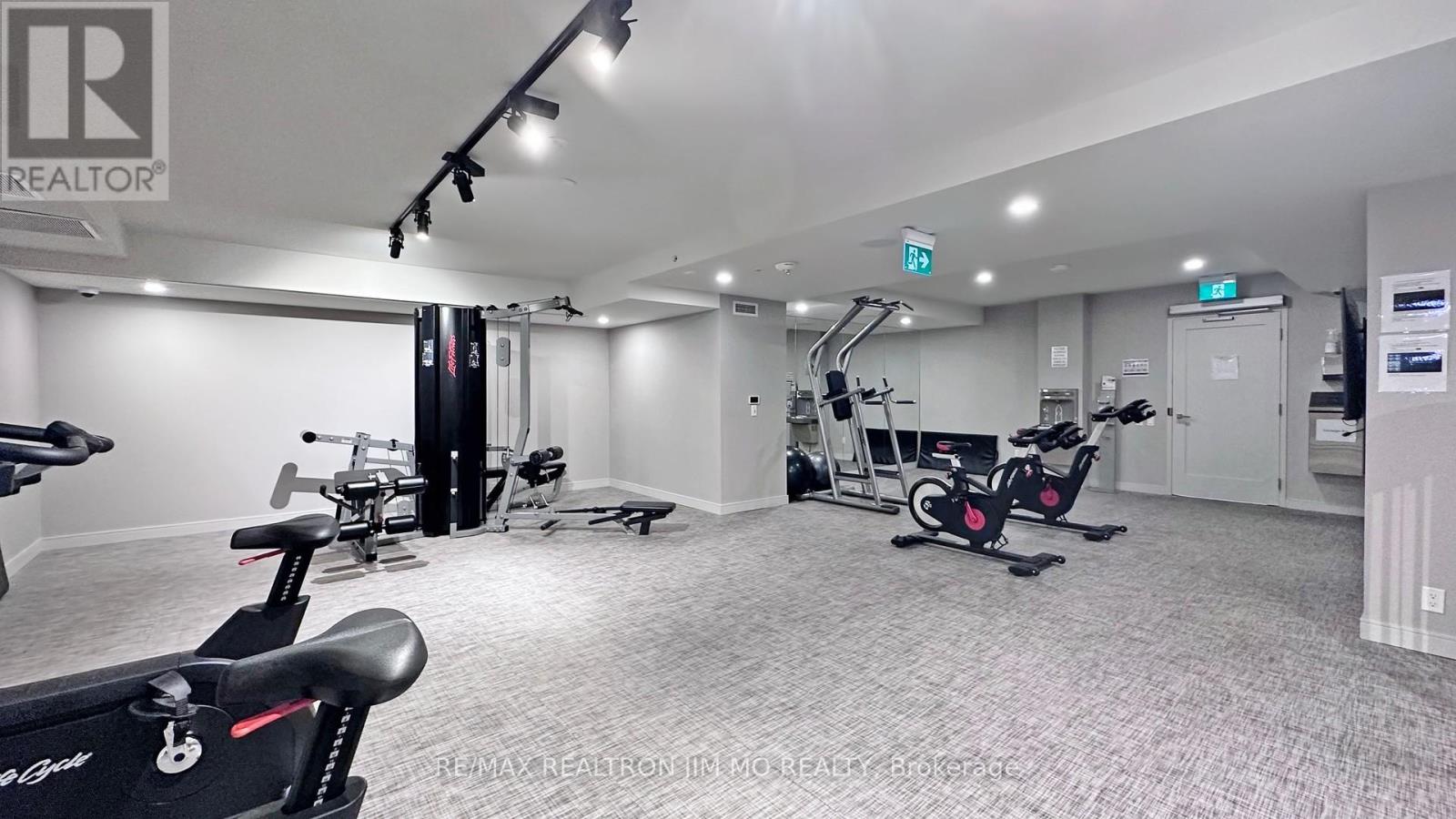 #706 28 WELLESLEY STREET E - 21