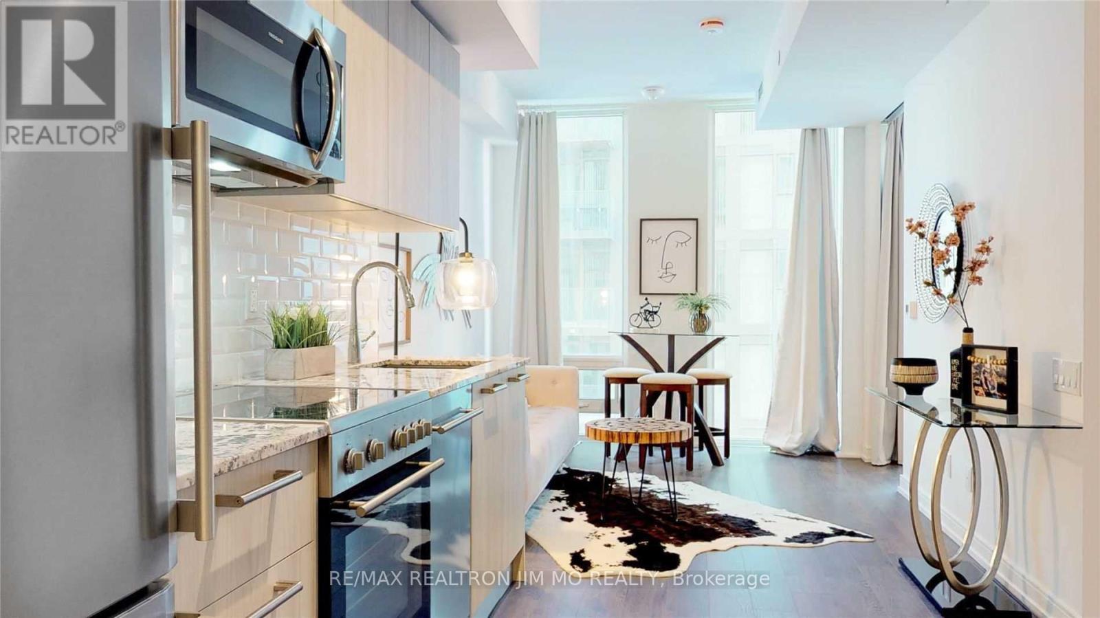 #706 28 WELLESLEY STREET E - 3