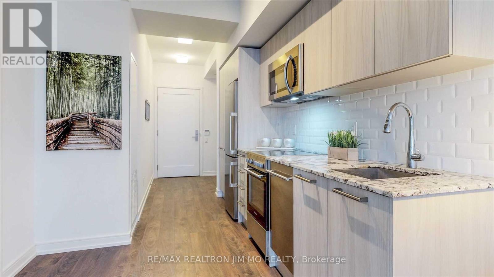 #706 28 WELLESLEY STREET E - 5