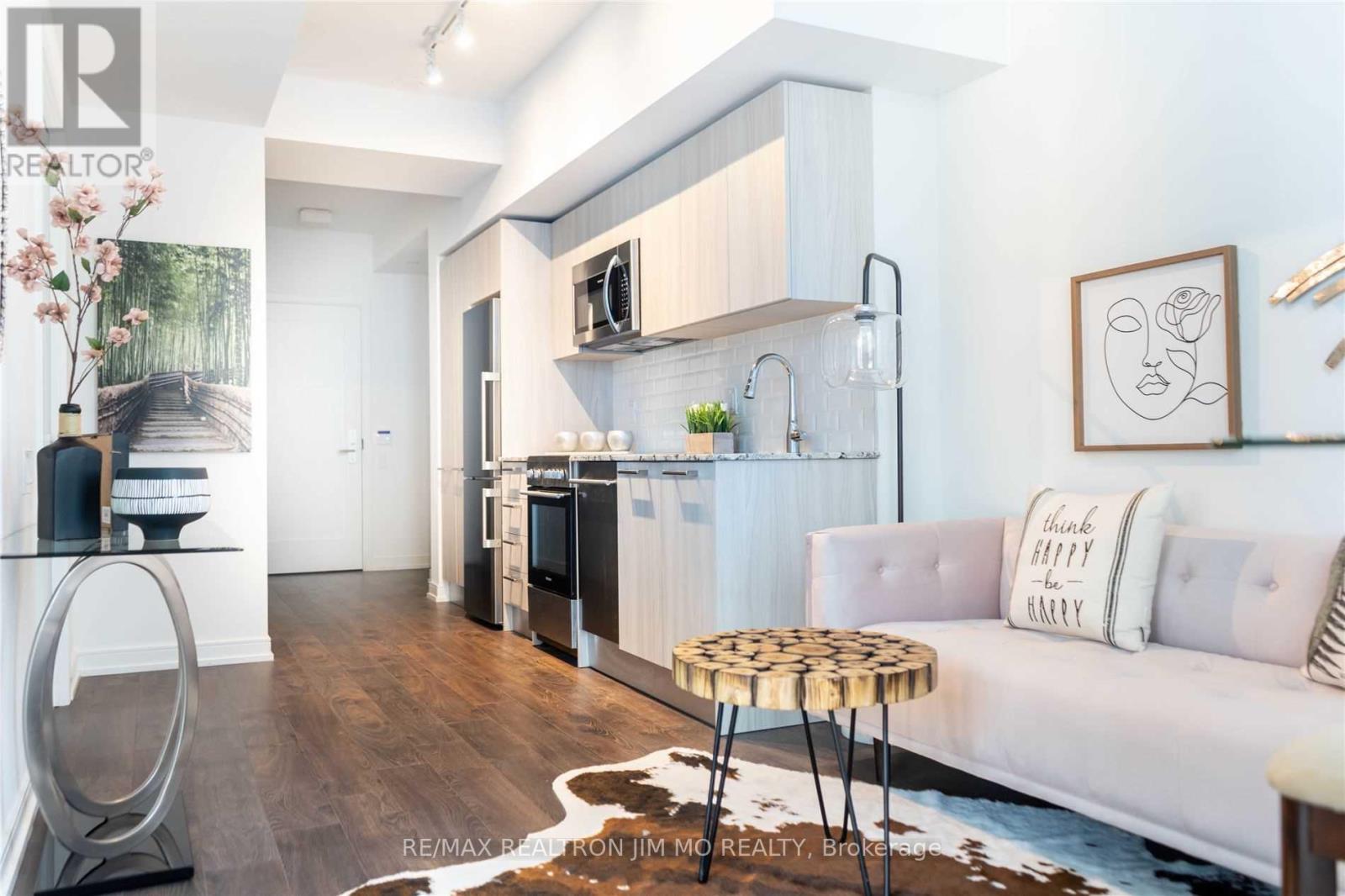 #706 28 WELLESLEY STREET E - 6