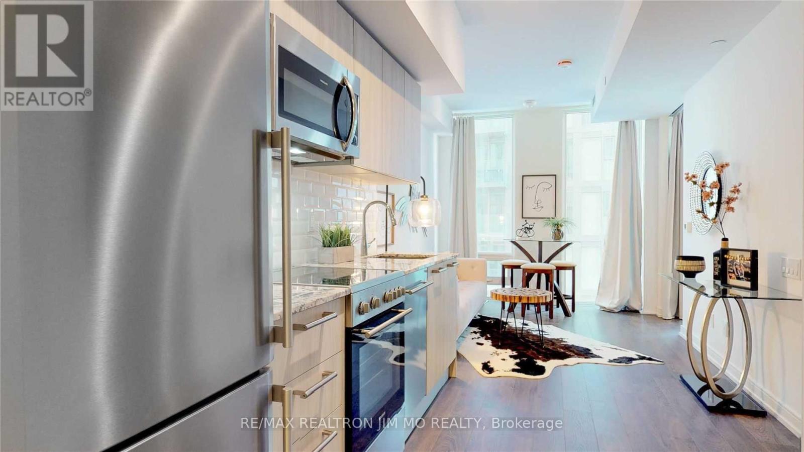 #706 28 WELLESLEY STREET E - 7