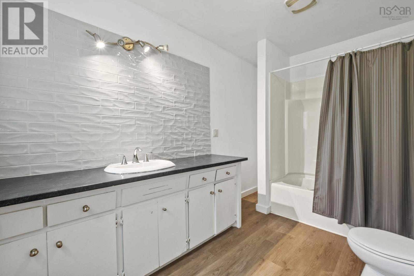1160 Woodville Road - 14