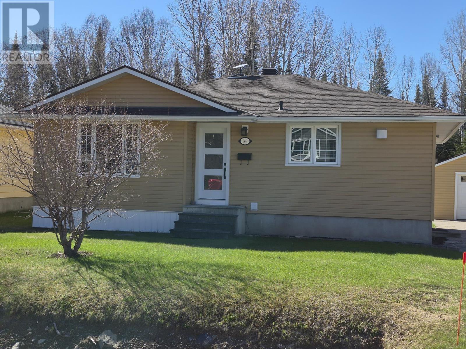 34 Redwing Ave - 1
