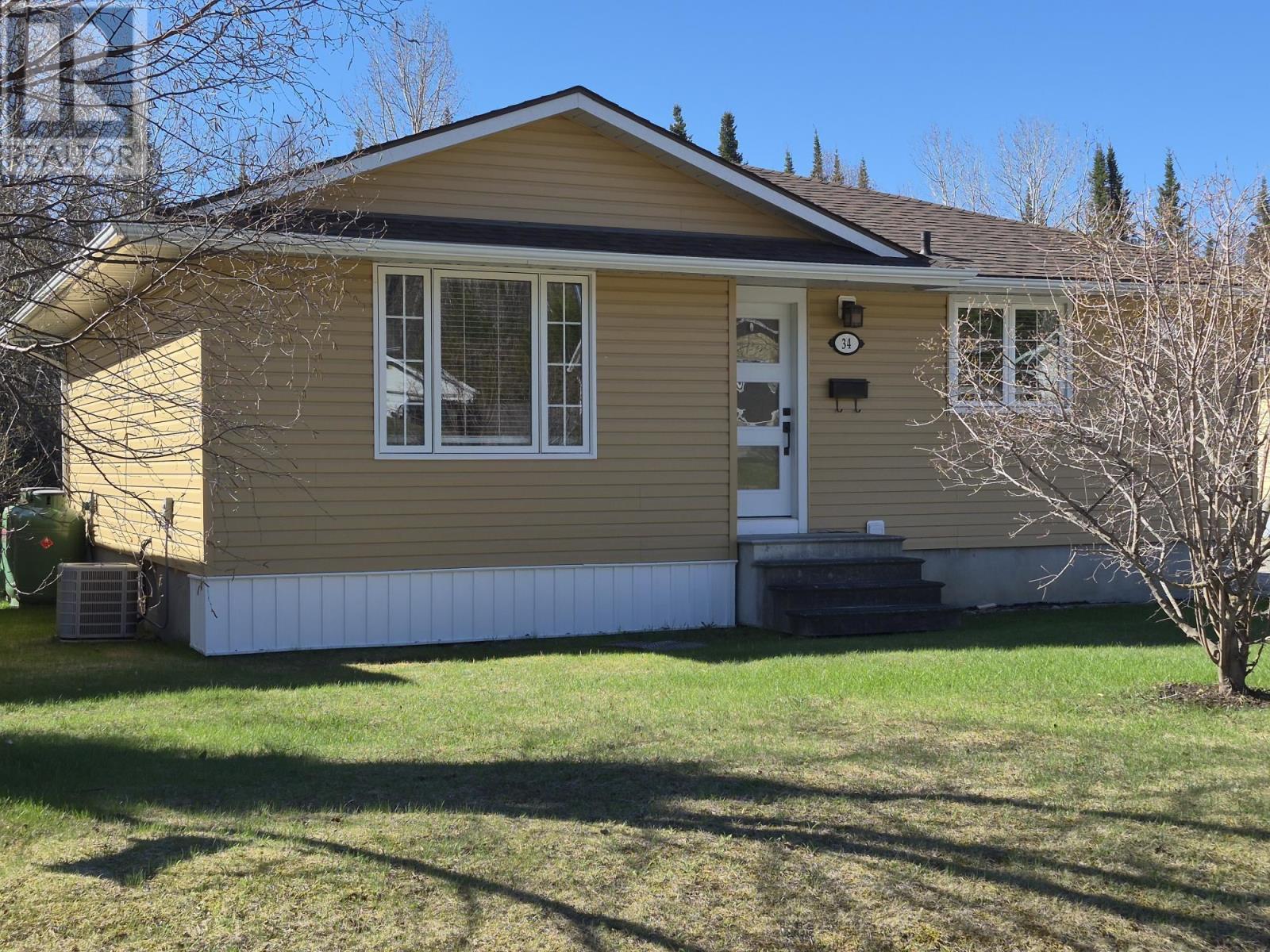 34 Redwing Ave - 3