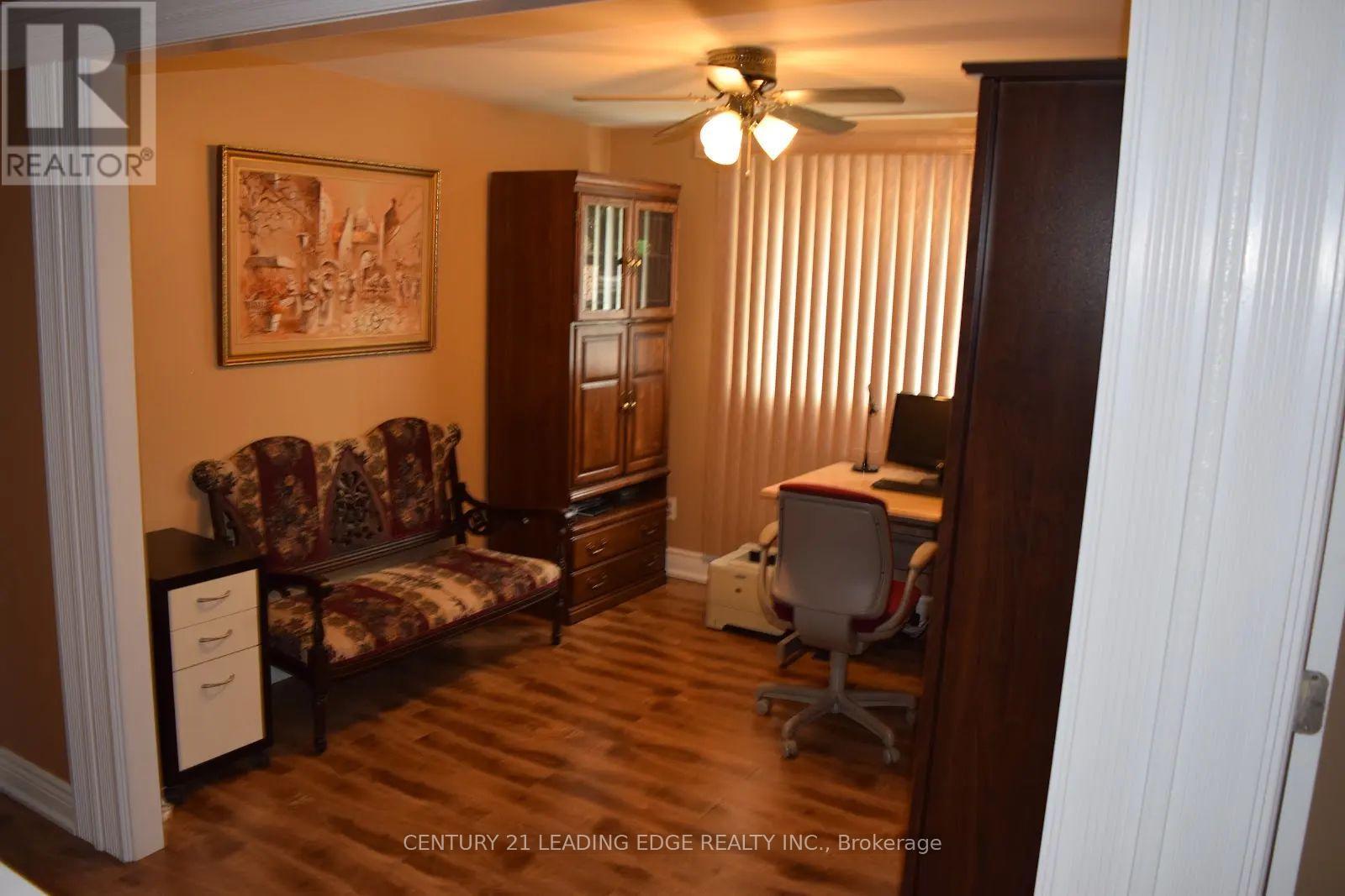 1128 VALLEY COURT N - 18