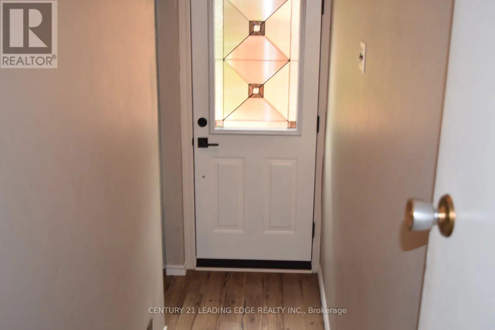 1128 VALLEY COURT N - 23
