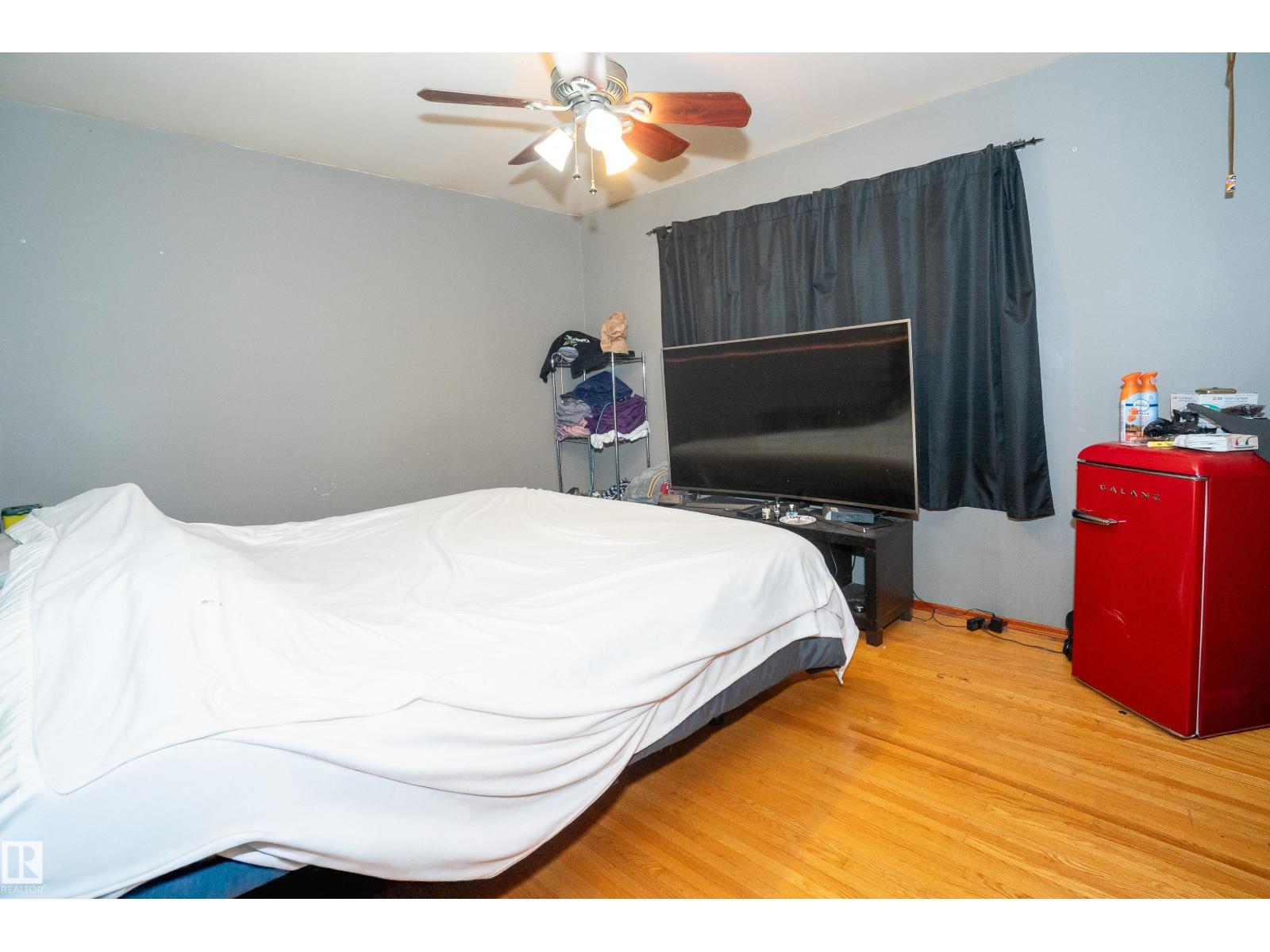 5307 105 ST NW - 12
