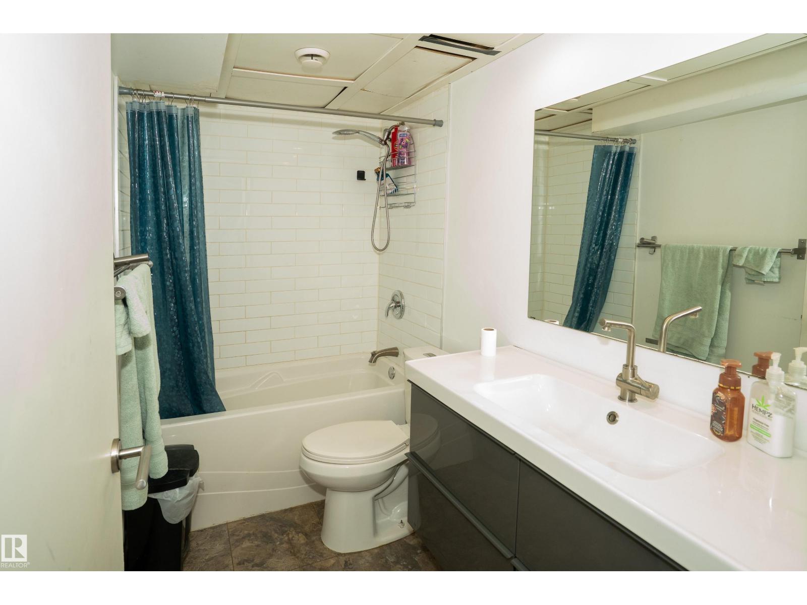 5307 105 ST NW - 16