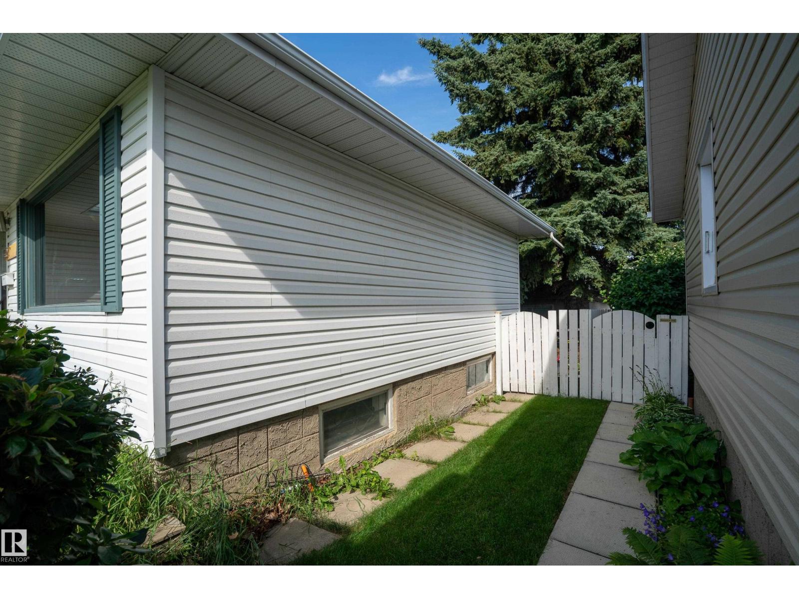 5307 105 ST NW - 3