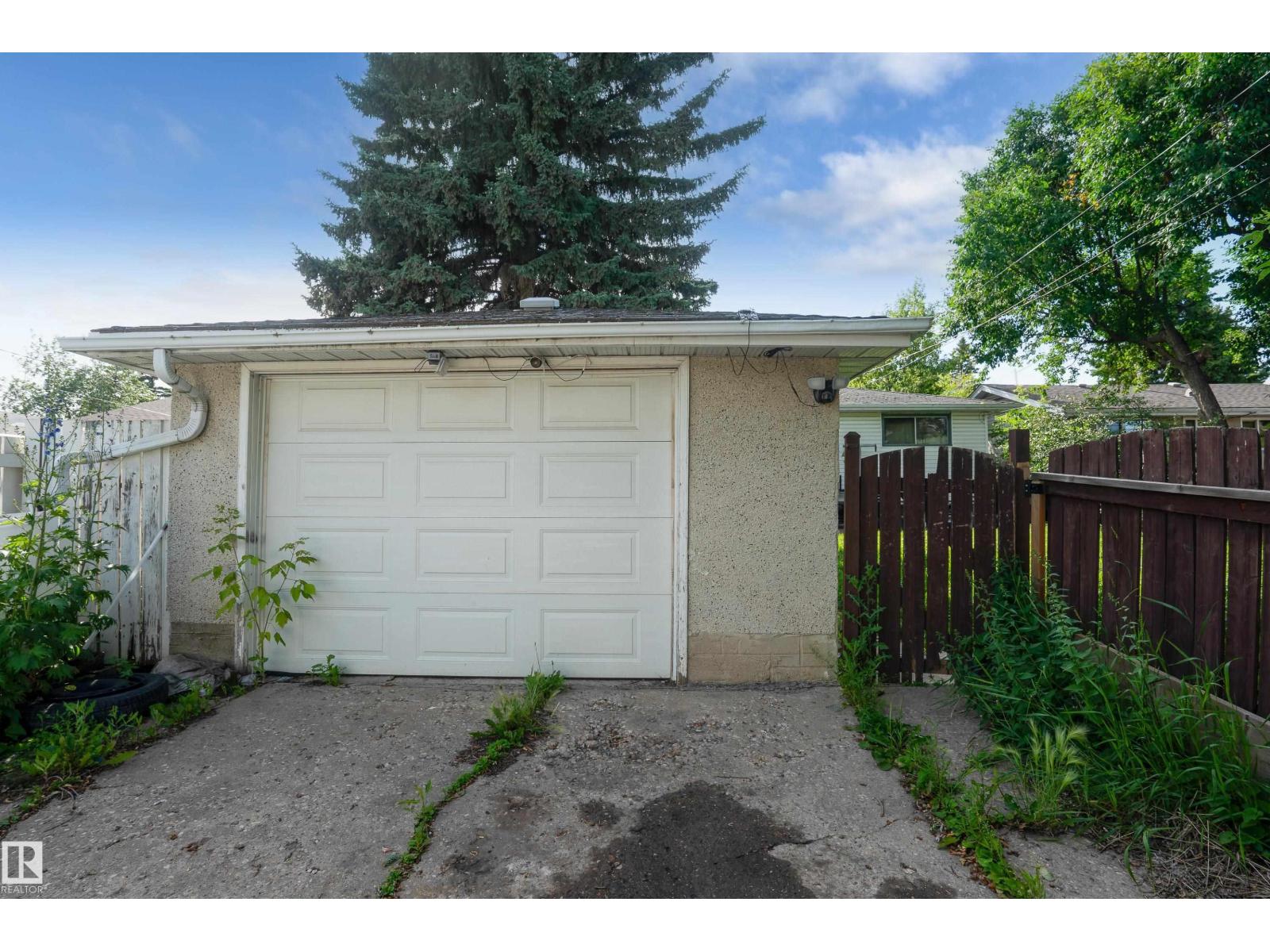5307 105 ST NW - 4