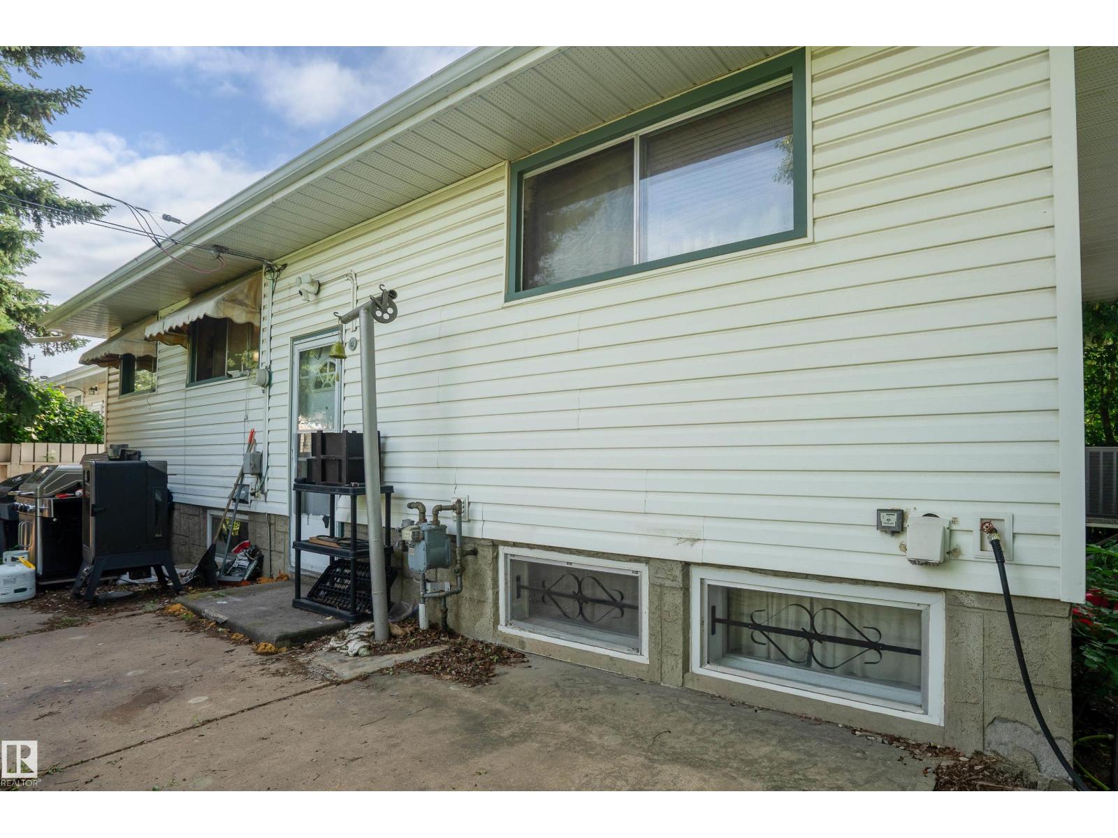 5307 105 ST NW - 6