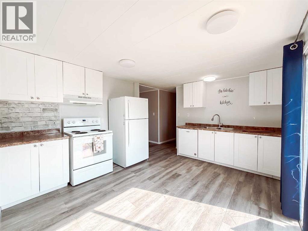 4540 48 Street - 21