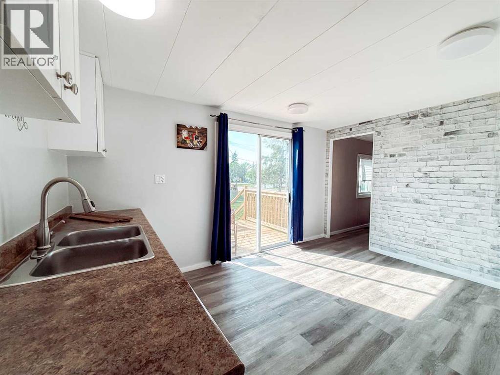 4540 48 Street - 23