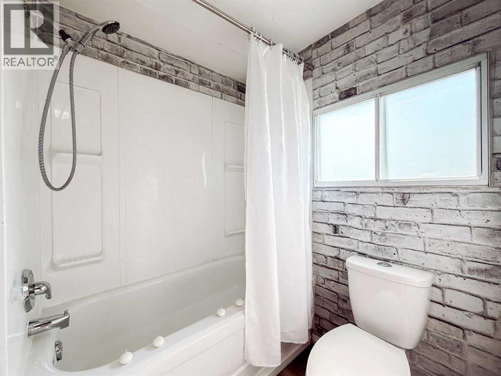 4540 48 Street - 30