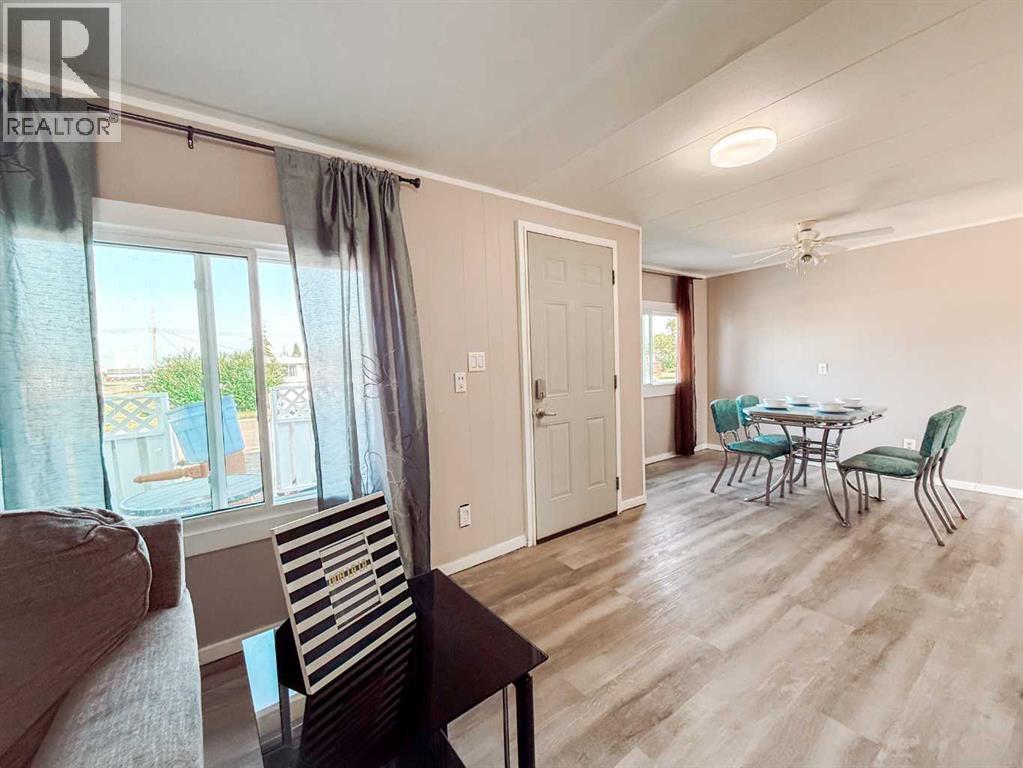 4540 48 Street - 13