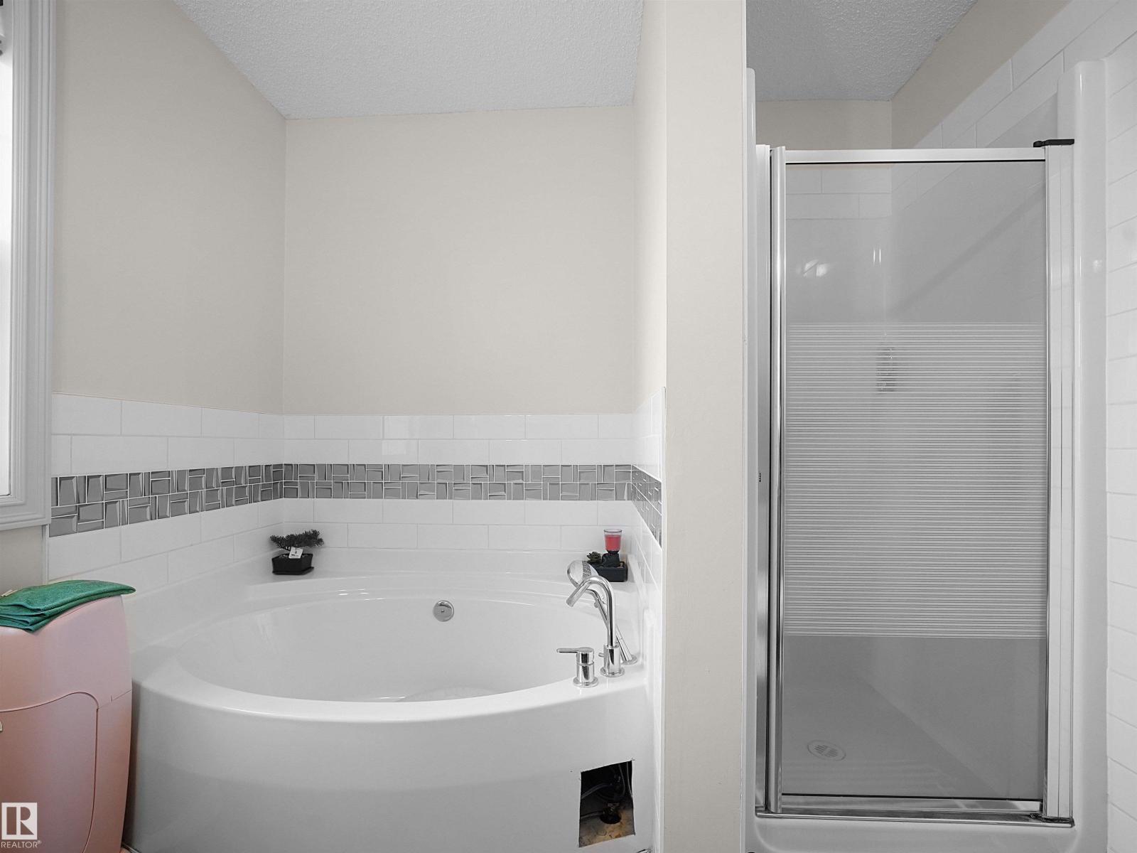 8111 7 AV SW SW - 31
