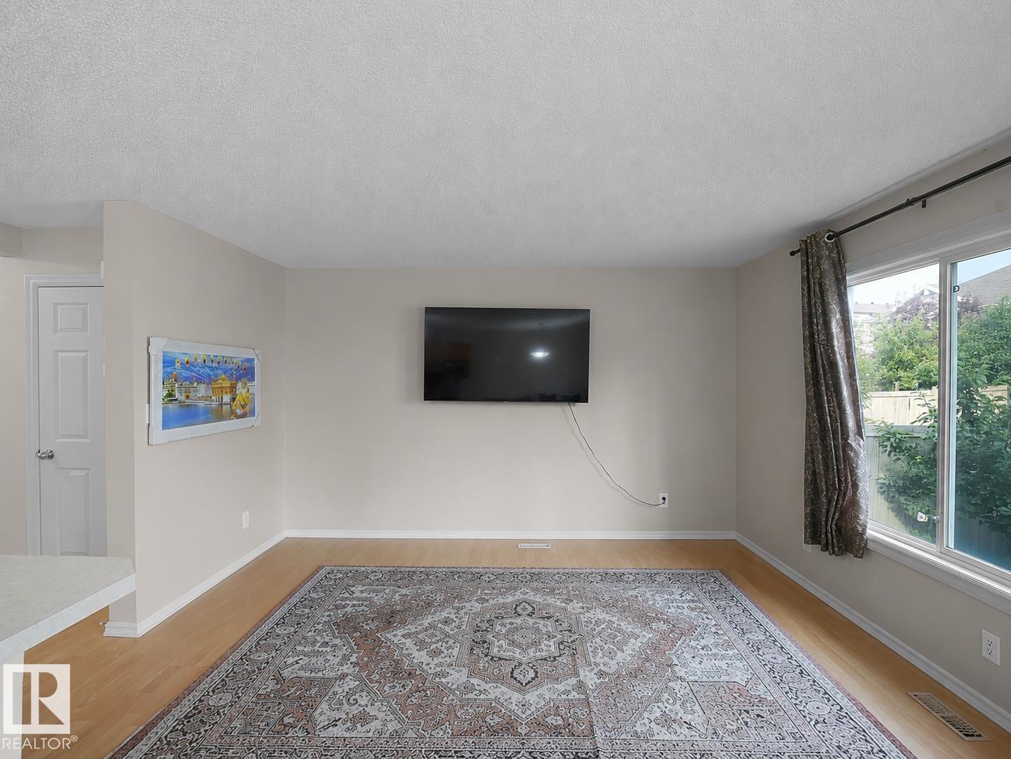 8111 7 AV SW SW - 18