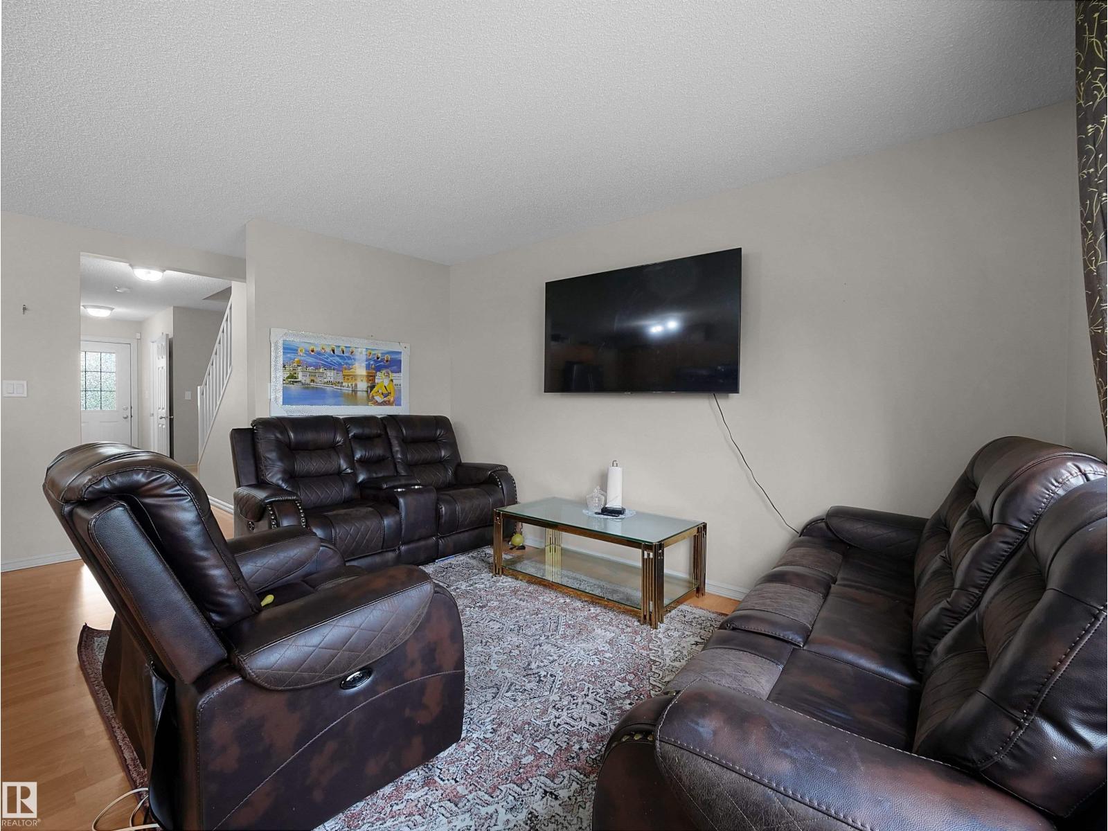 8111 7 AV SW SW - 19