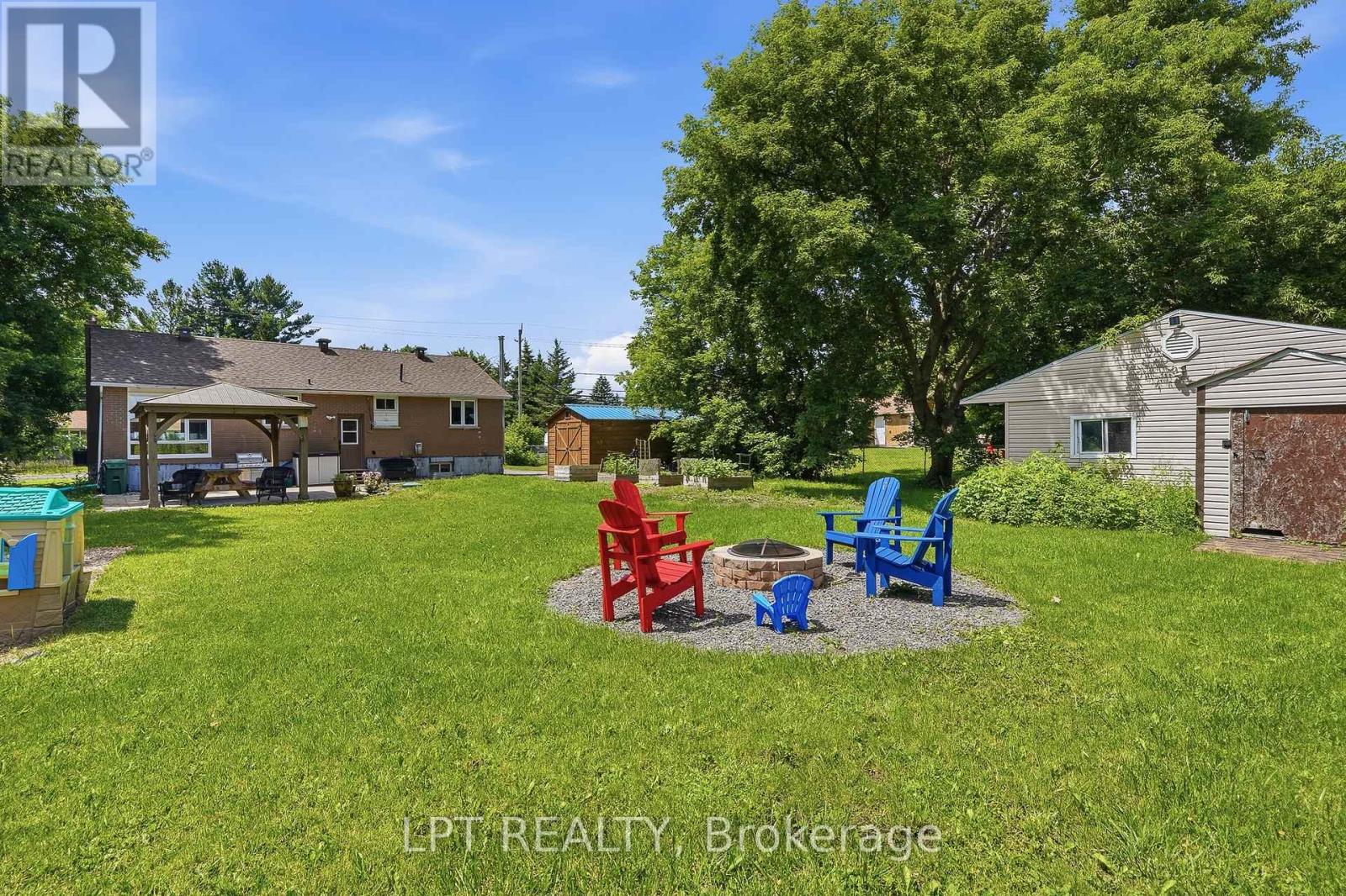 1467 MEADOW ROAD N - 27