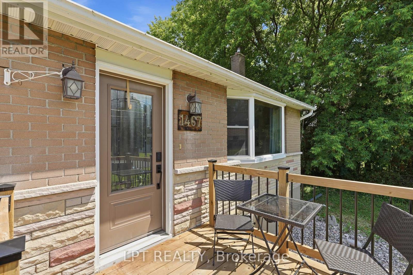1467 MEADOW ROAD N - 3