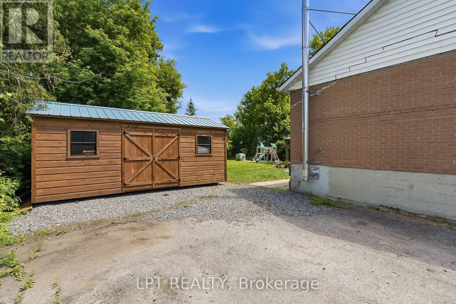 1467 MEADOW ROAD N - 30
