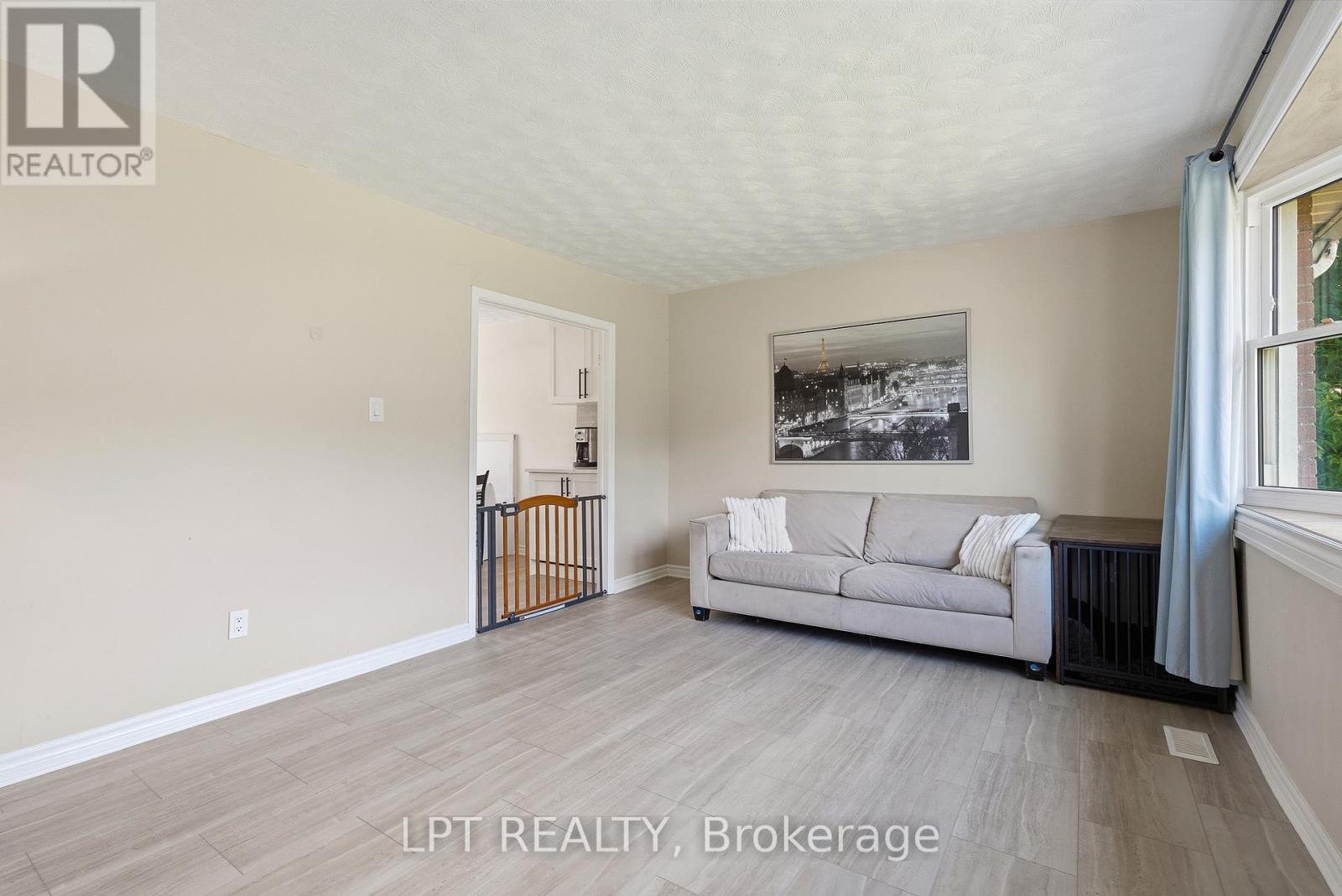 1467 MEADOW ROAD N - 5