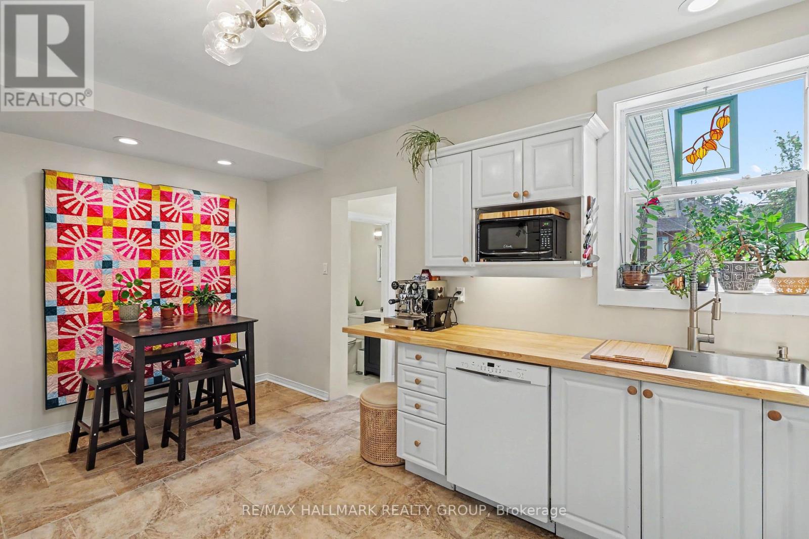 Condos for Sale in Ottawa – 138 HAMILTON AVENUE N, Ottawa – By Peter Sagos - Image 9