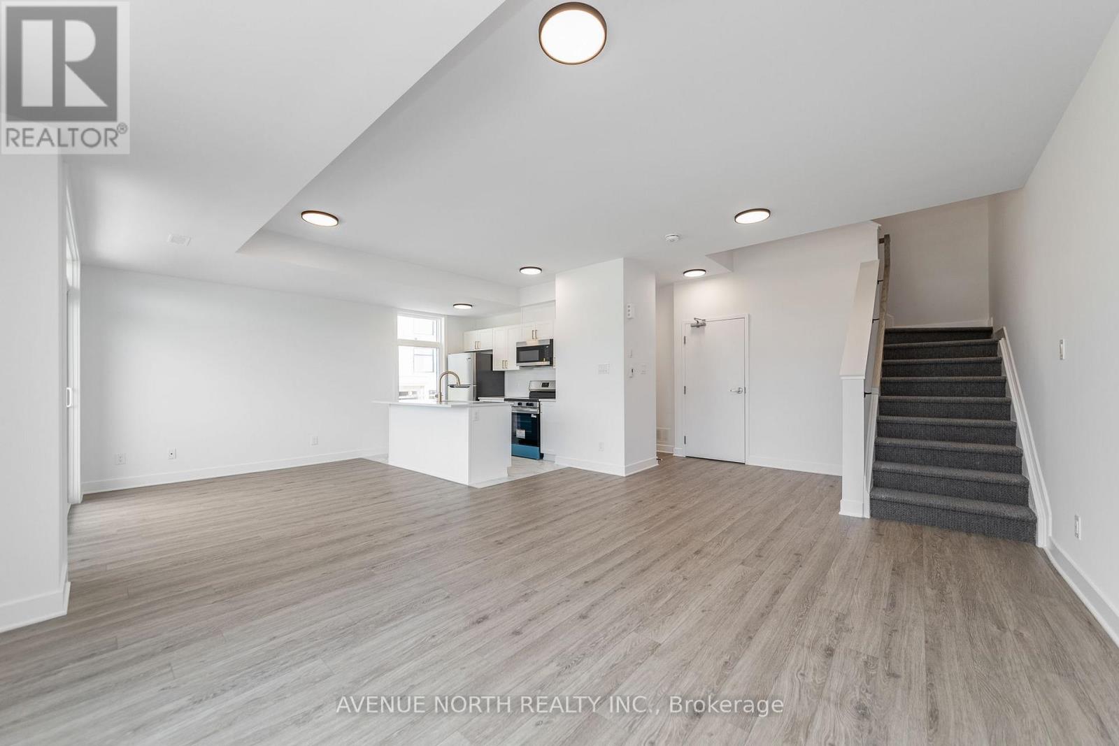 Condos for Rent in Ottawa – F – 1055 CEDAR CREEK DRIVE, Ottawa – By Peter Sagos - Image 6