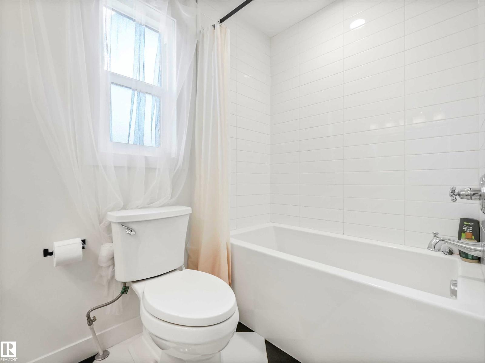 6420 106 ST NW - 35