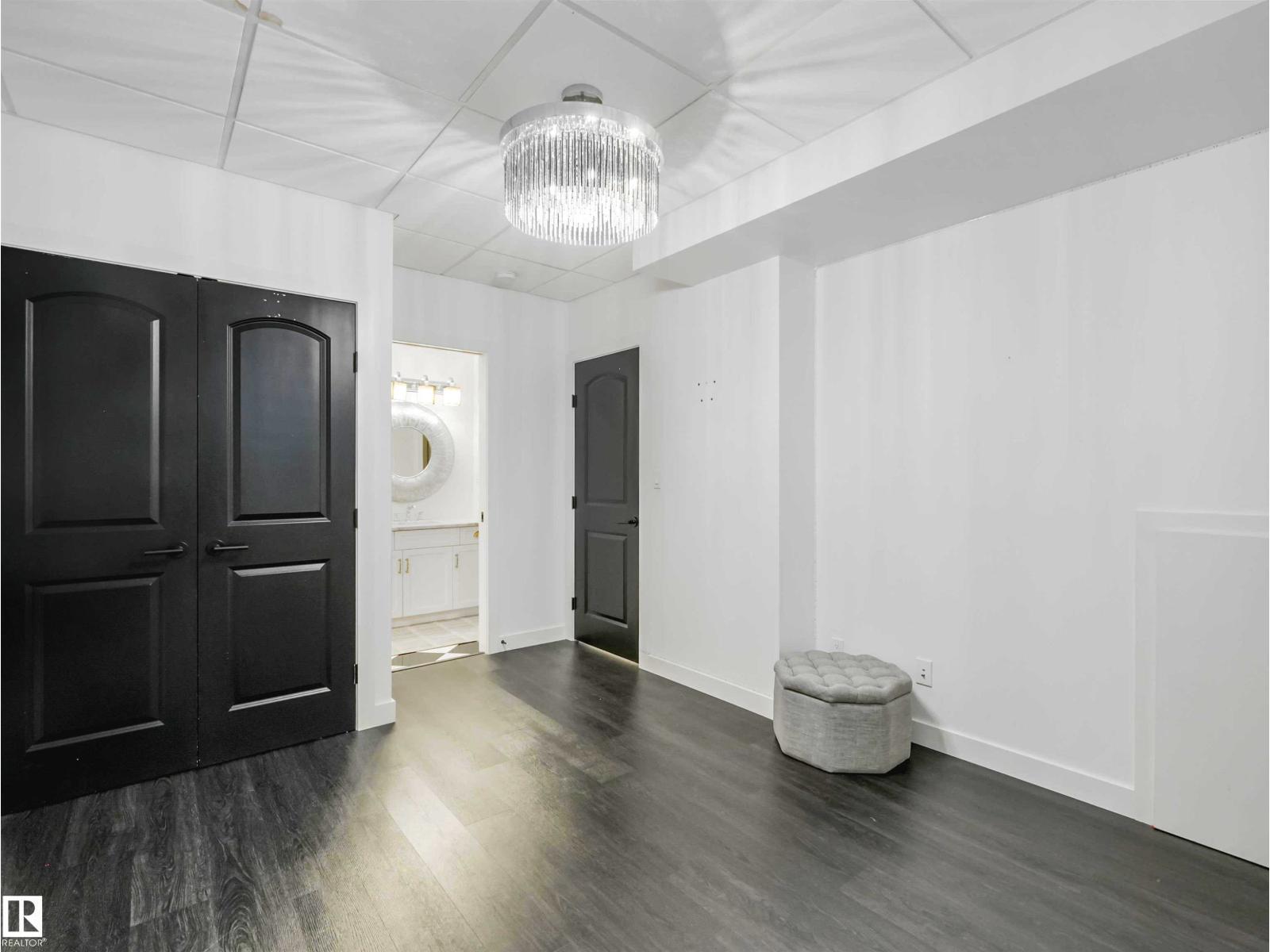 6420 106 ST NW - 44