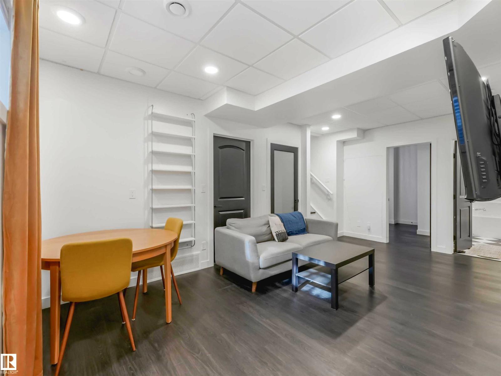 6420 106 ST NW - 40
